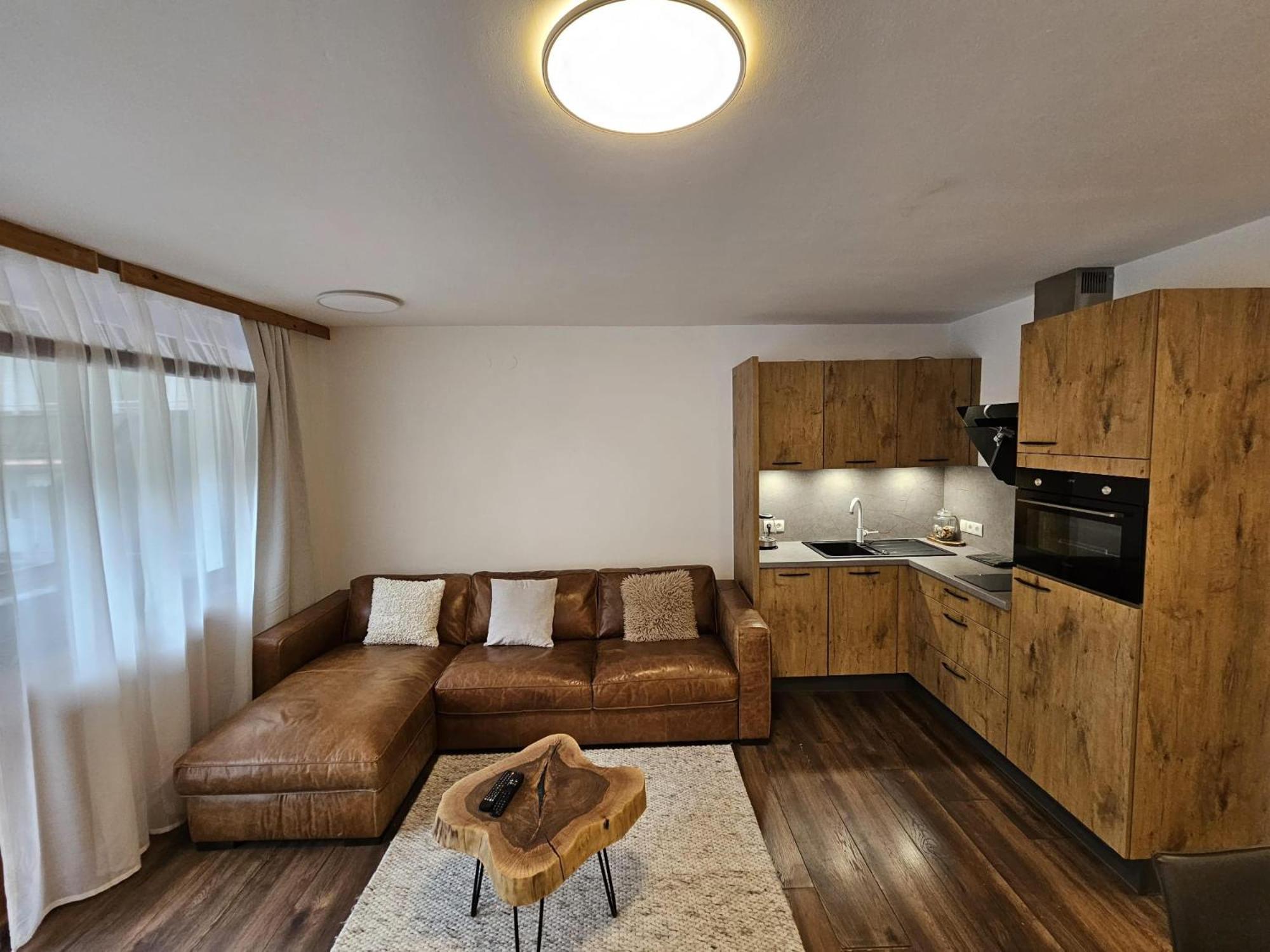 Cozy In Apartment *